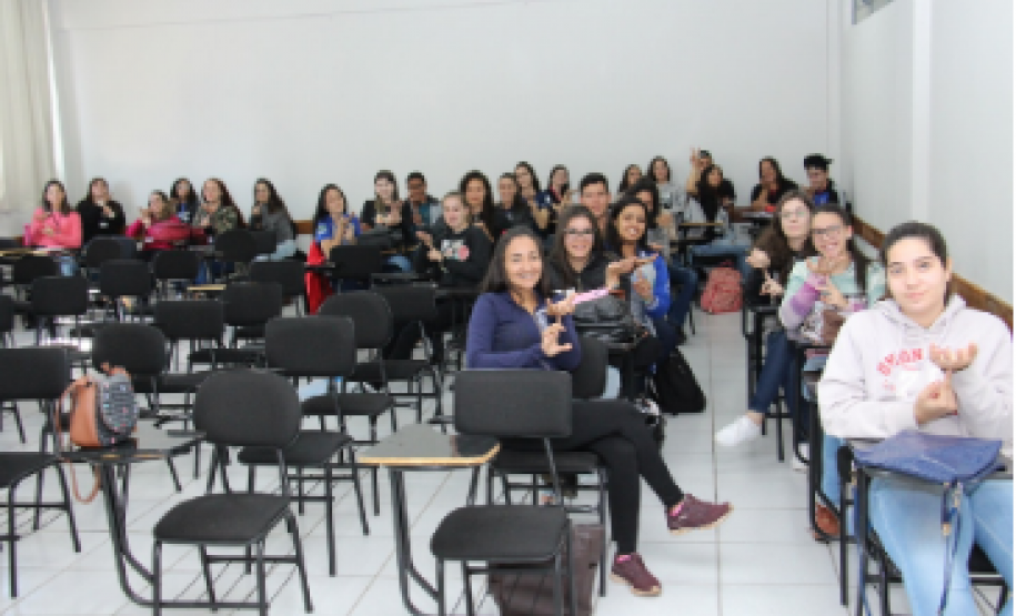 II ENCONTRO DOS ALUNOS DO CURSO DE FORMAÇÃO DE DOCENTES DO NRE DE
UMUARAMA